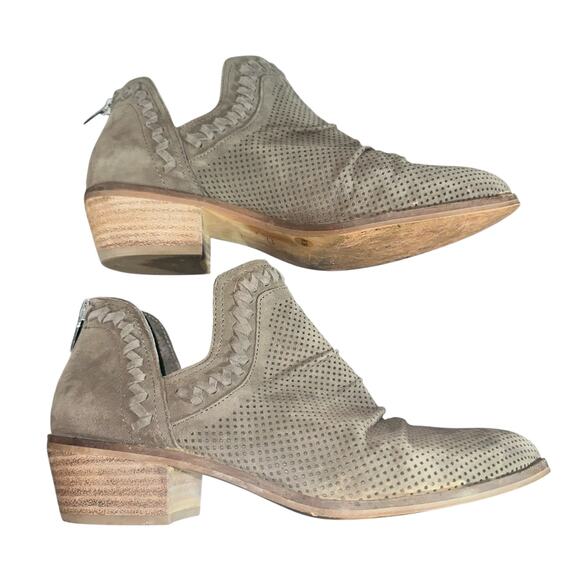 Vince Camuto Palmina Bootie Sz 8W Taupe Suede Cutout Low Heel Perforated Western - Picture 9 of 10